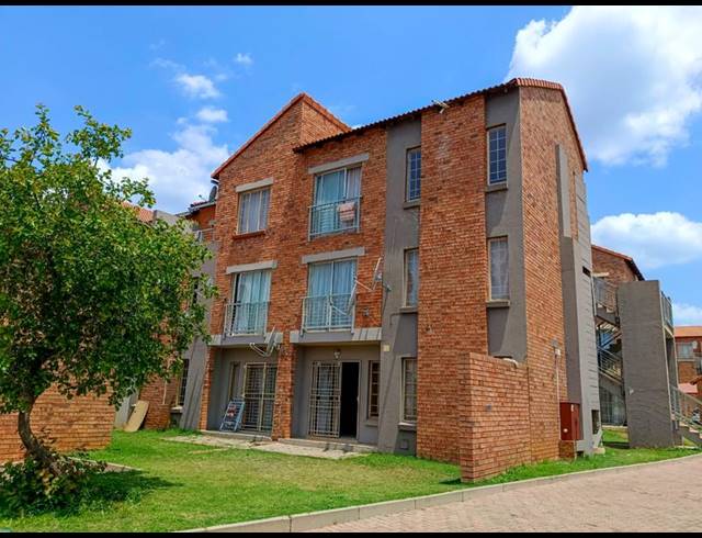 2 BEDROOM APARTMENT FOR SALE IN THE ORCHARDS